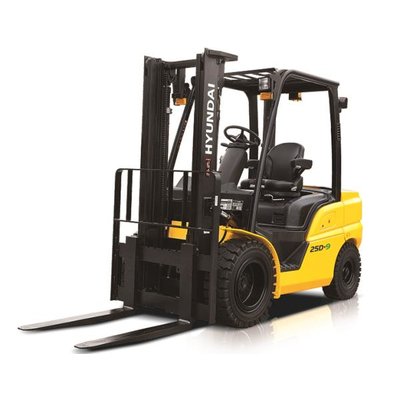 Forklift unloading pallets from a truck in Dartford